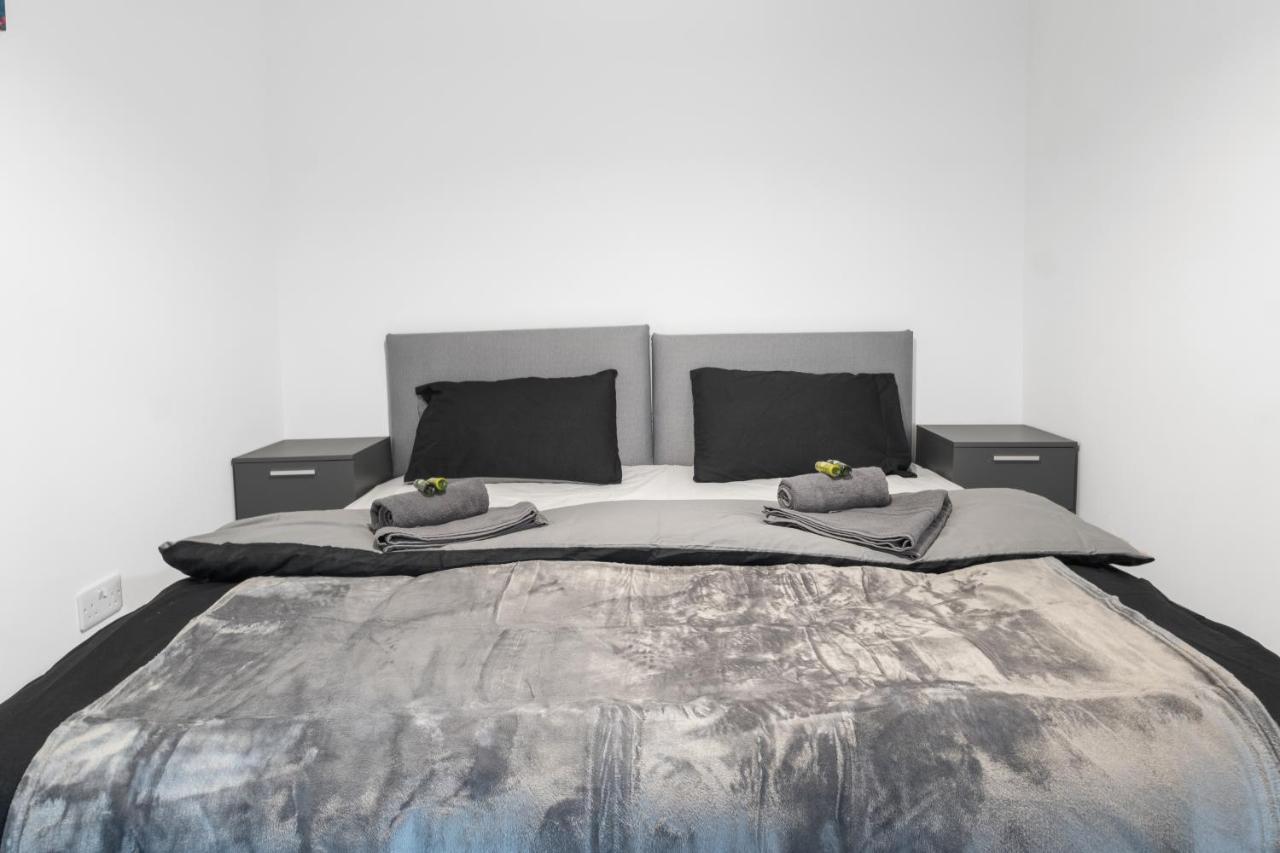 Amhc City Apartments Bradford City Centre One & Two Bedroom Apartments, 24 Hours Express Self Check In, Long Stay Contractors Welcome, Paid Parking Available Nearby Стая снимка