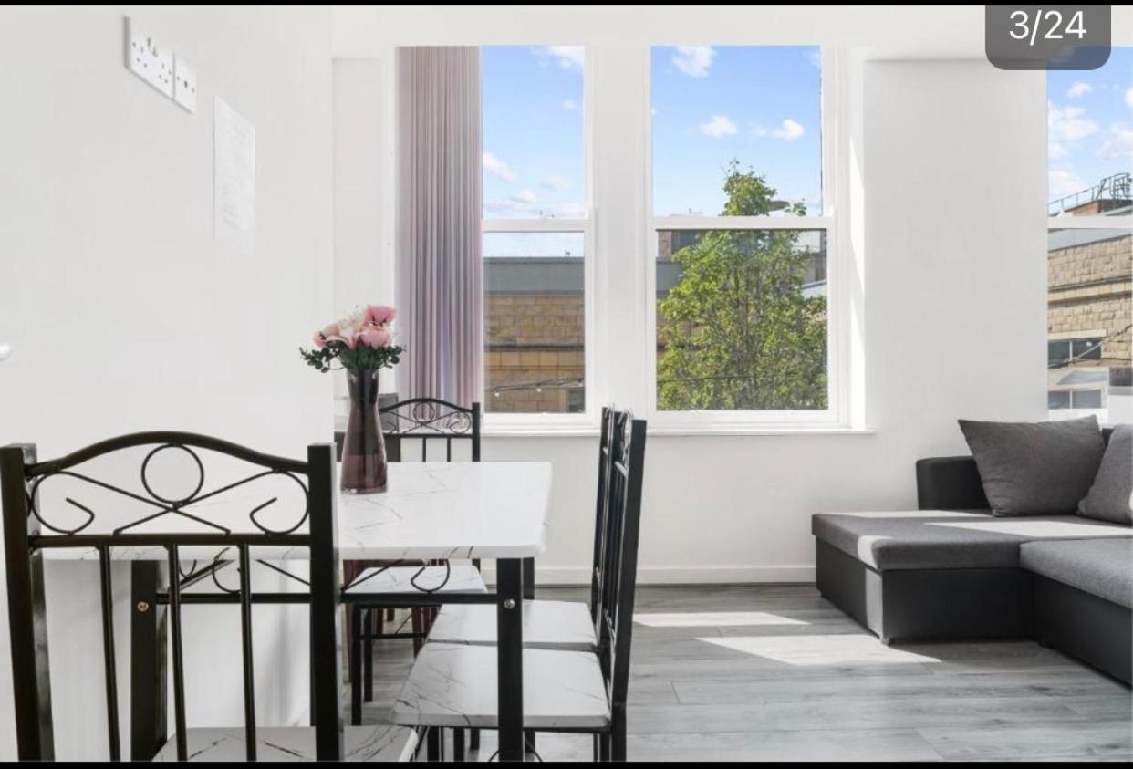Amhc City Apartments Bradford City Centre One & Two Bedroom Apartments, 24 Hours Express Self Check In, Long Stay Contractors Welcome, Paid Parking Available Nearby Екстериор снимка